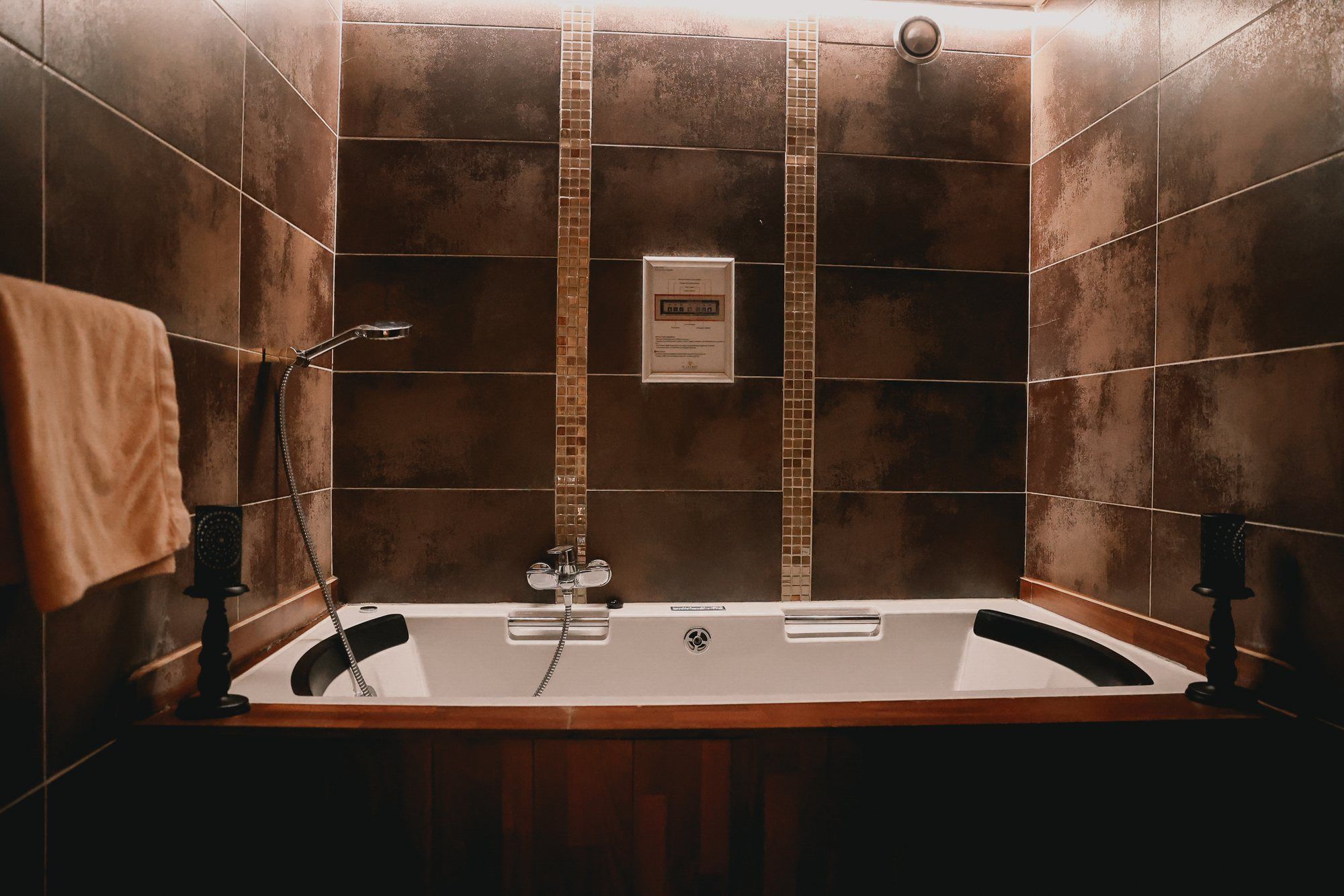 Bain à remous privatif de la chambre African Queen Bain à remous privatif de la chambre African Queen — hôtel jacuzzi privatif à Liège