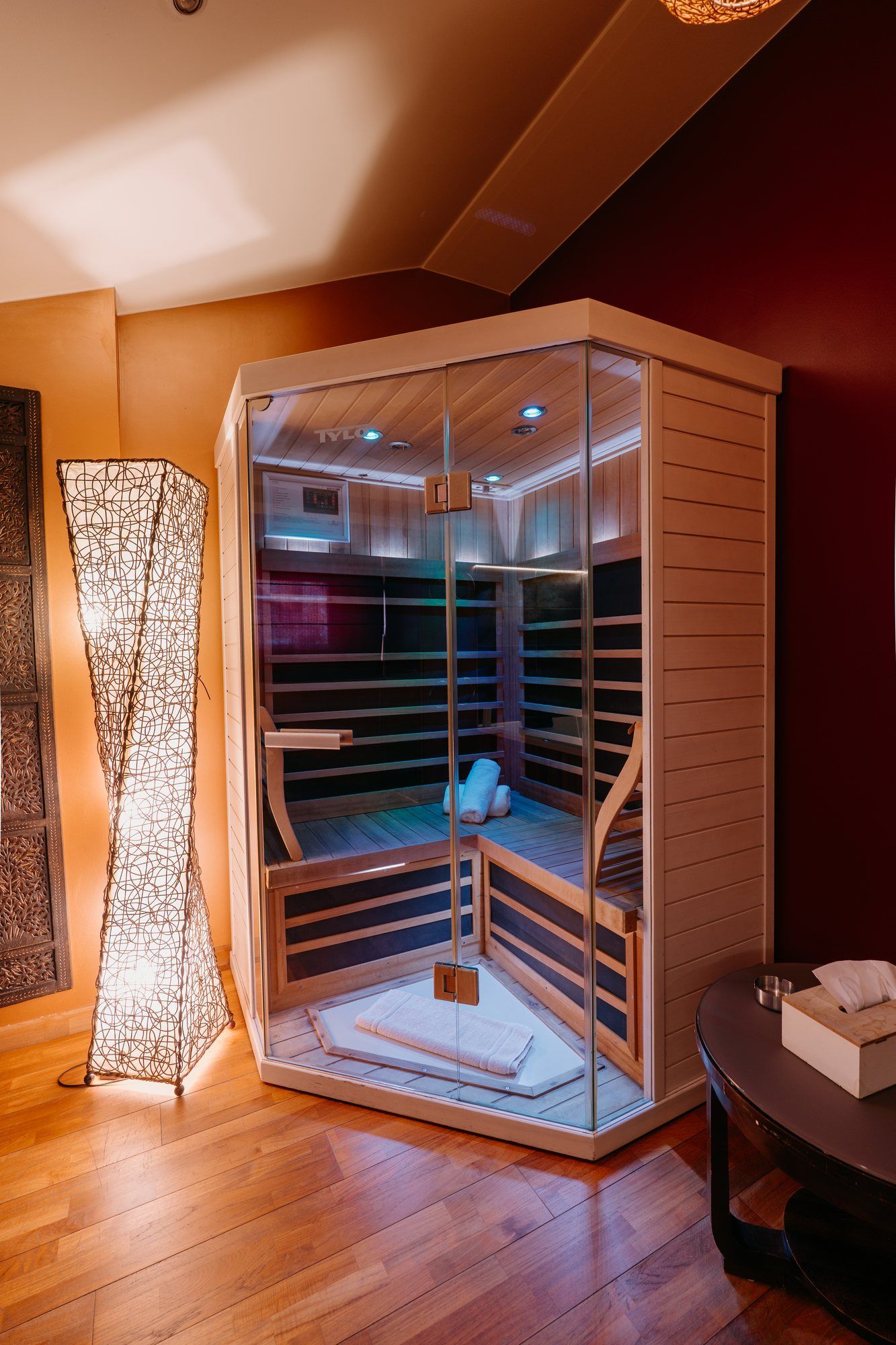 Sauna infrarouge privatif de la chambre Phuket Sauna infrarouge privatif de la chambre Phuket — hôtel wellness privatif à Liège
